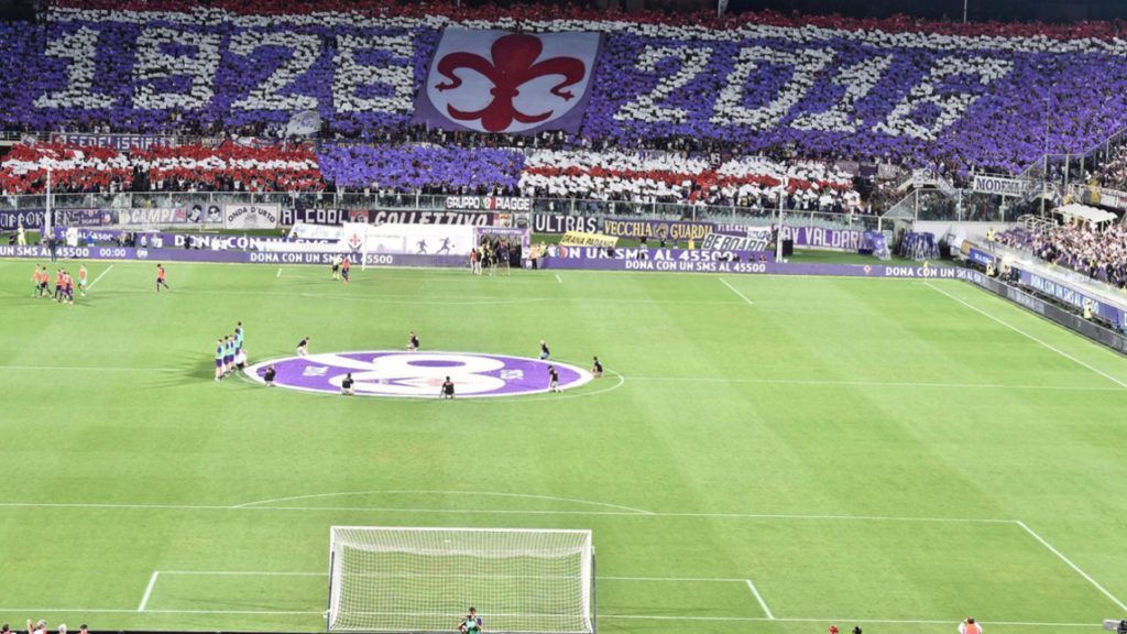 La coreografia per i 90 anni della Fiorentina